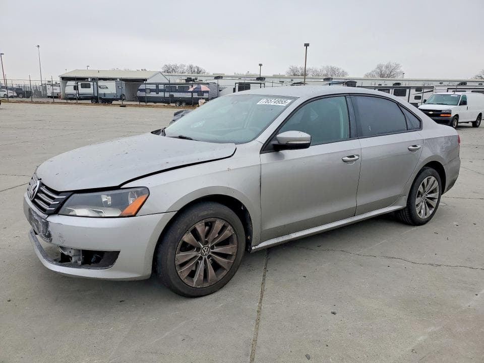 2013 Volkswagen Passat S