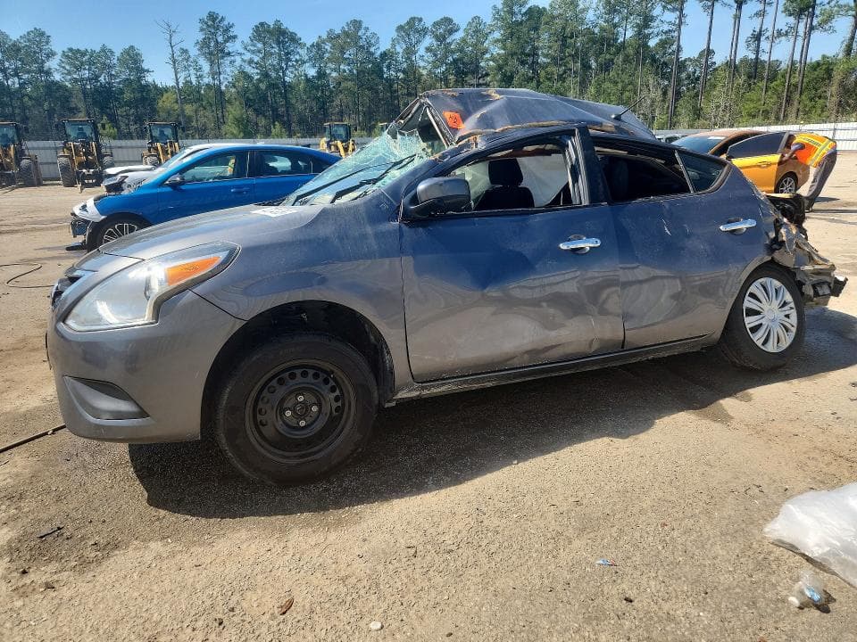 2019 Nissan Versa SV