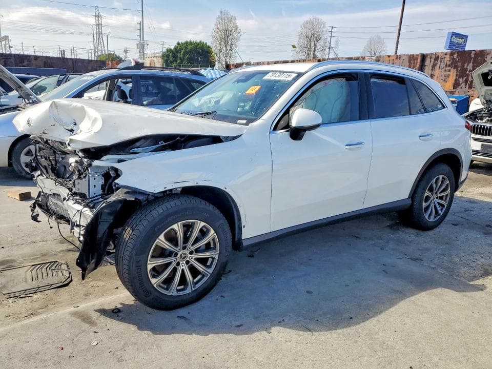 2025 Mercedes-Benz GLC 300