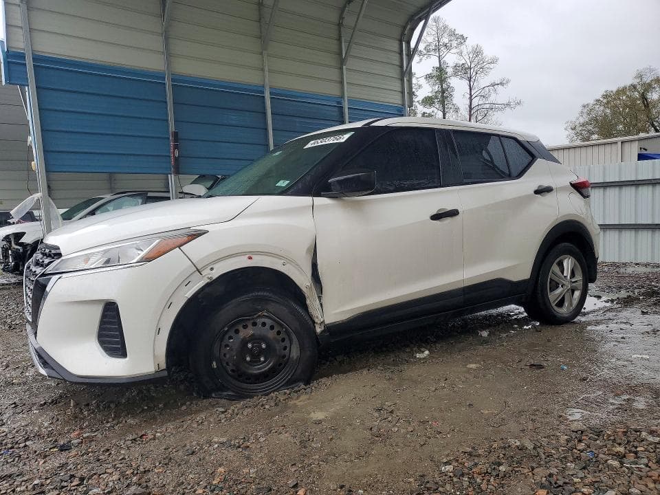2022 Nissan Kicks S