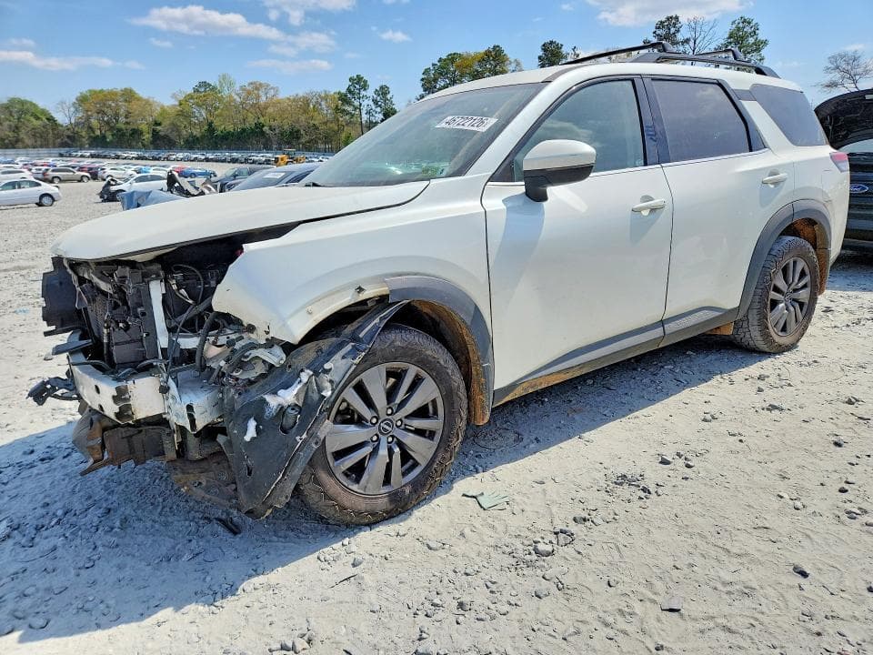 2022 Nissan Pathfinder SV