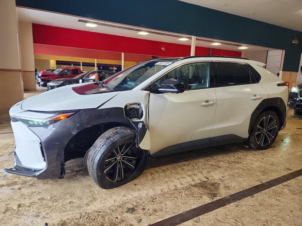 2025 Toyota BZ4X XLE