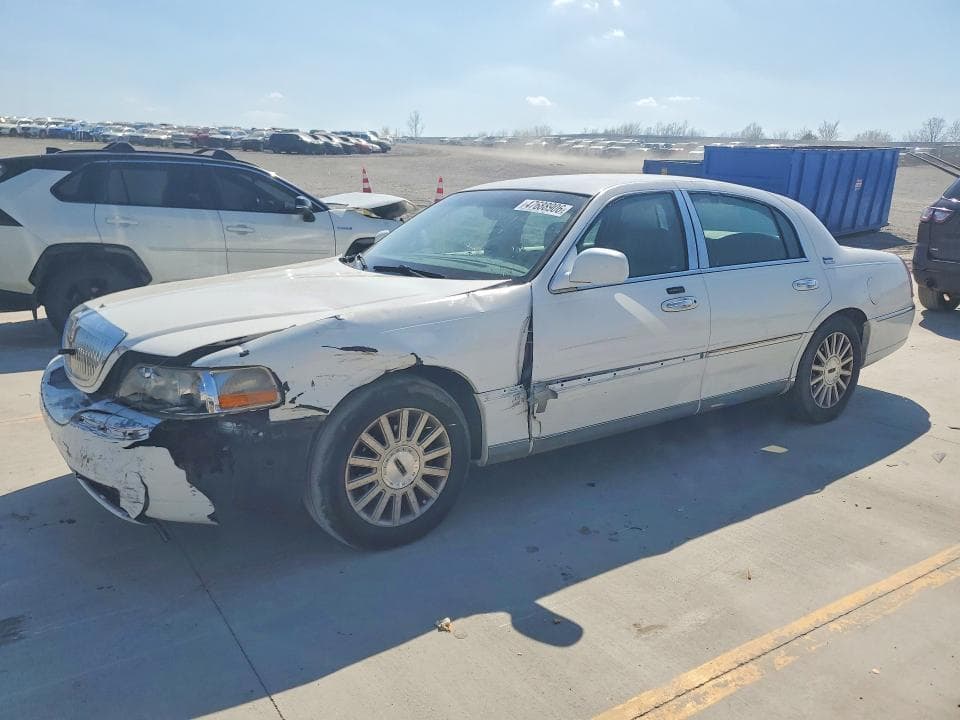 2004 Lincoln Town CAR Executive