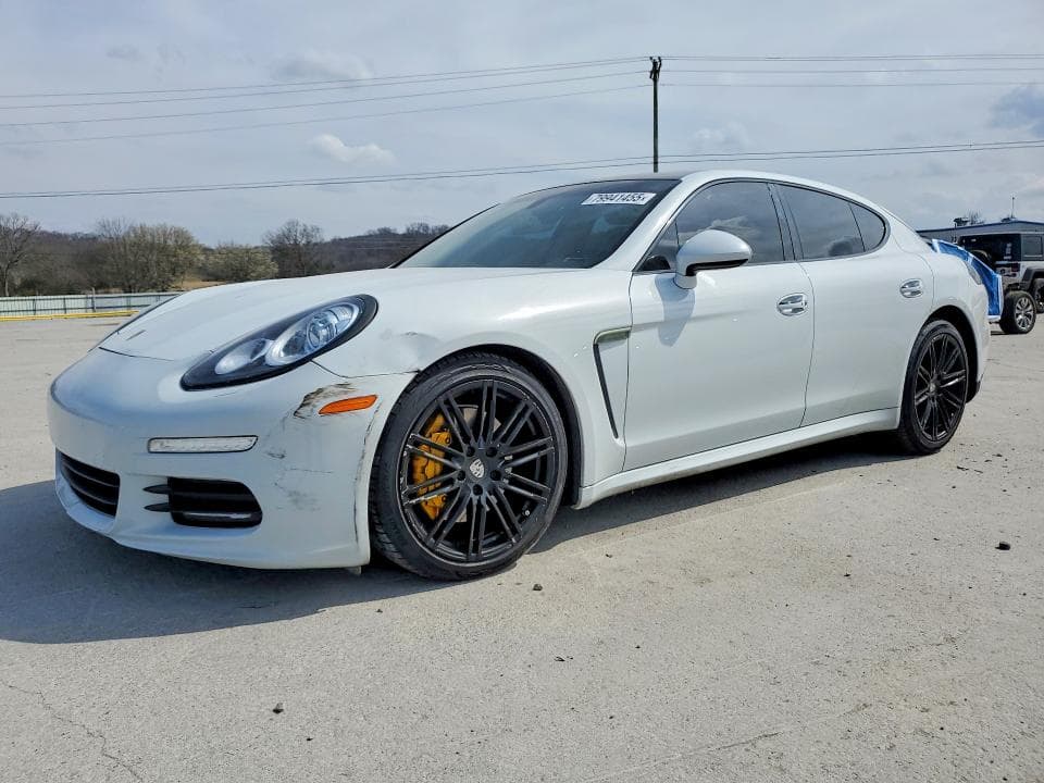 2016 Porsche Panamera 2
