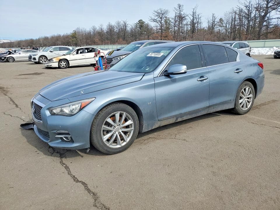2015 Infiniti Q50 Premium
