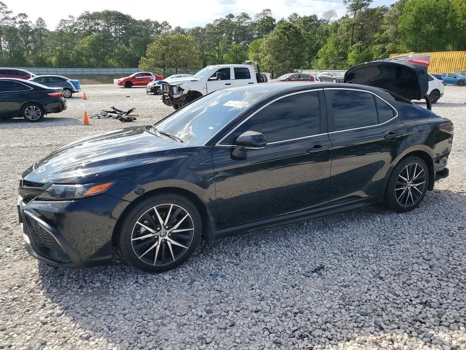 2022 Toyota Camry SE