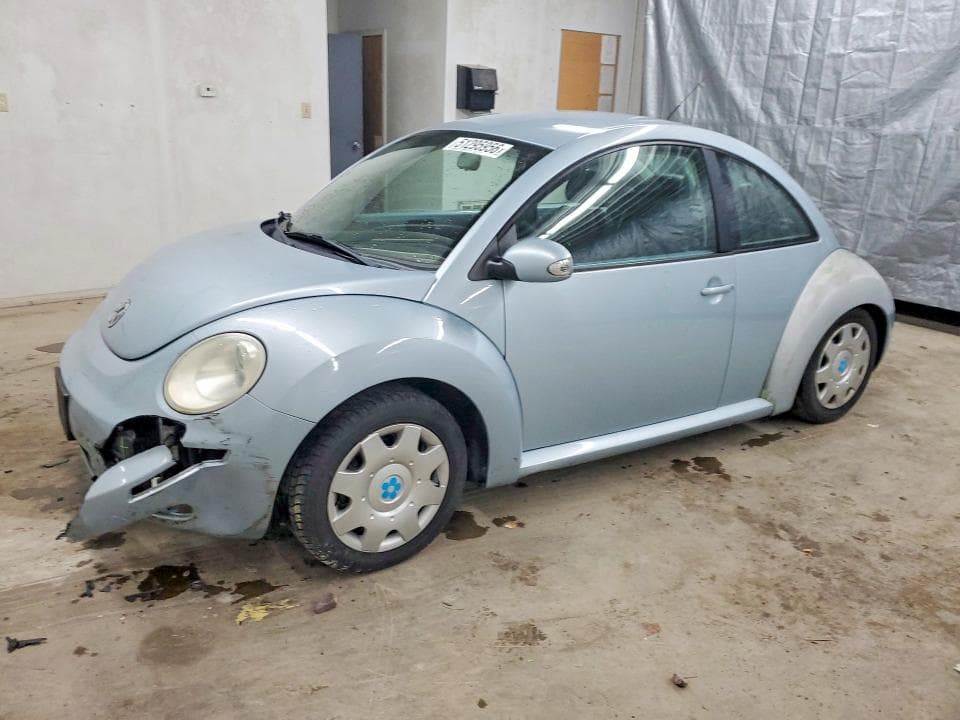 2010 Volkswagen NEW Beetle