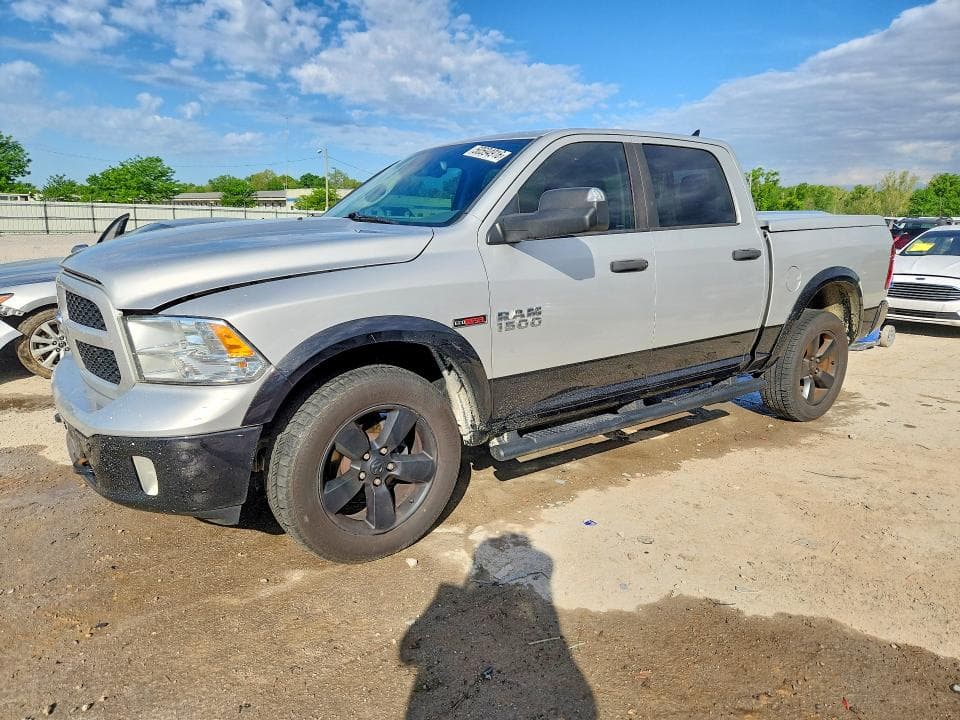 2015 RAM 1500 SLT