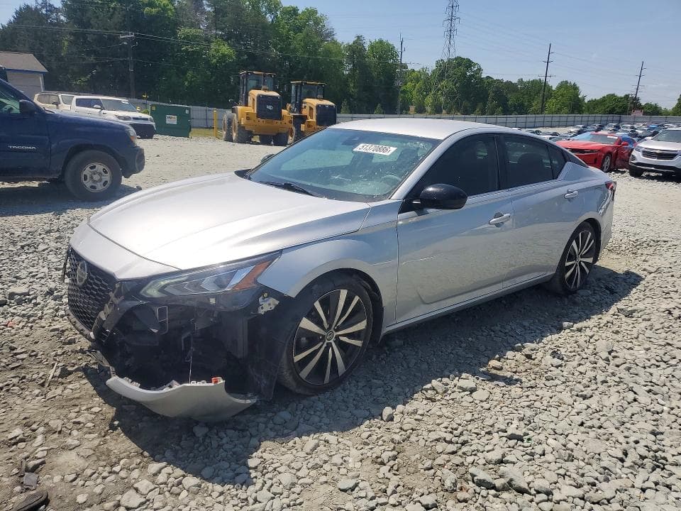 2022 Nissan Altima SR