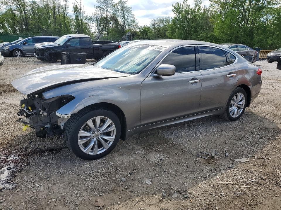 2011 Infiniti M56 X