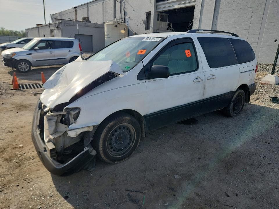 2002 Toyota Sienna CE