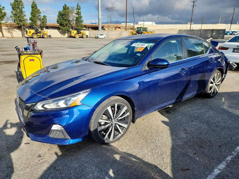 2022 Nissan Altima SR