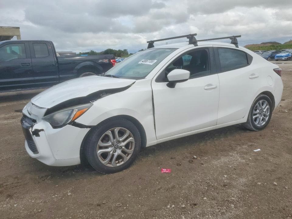 2017 Toyota Yaris IA Base