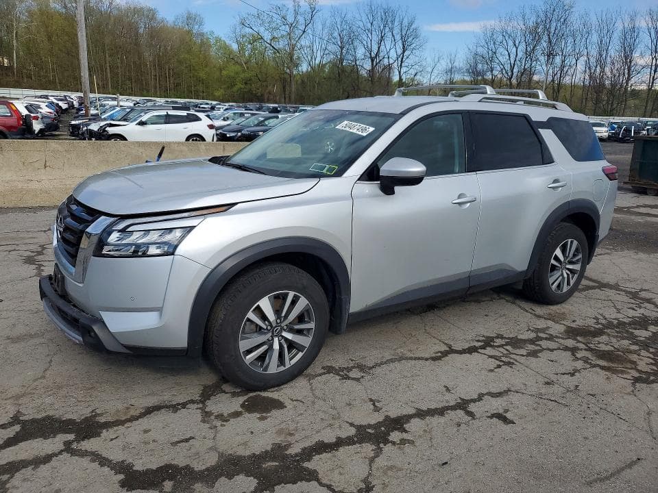 2025 Nissan Pathfinder SL