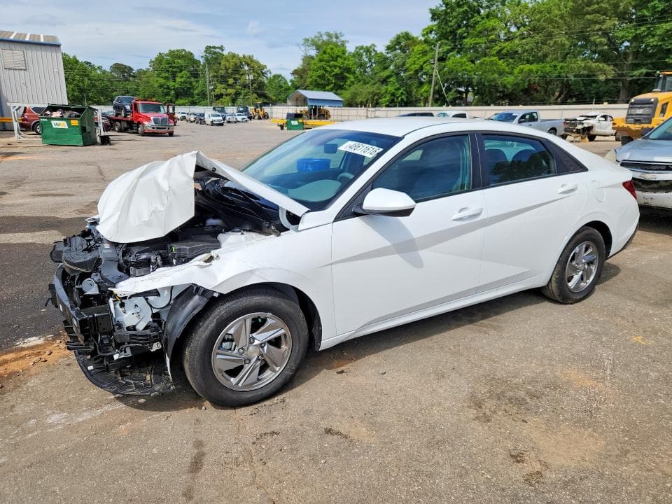 2025 Hyundai Elantra SE