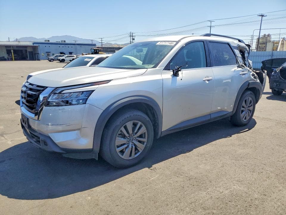 2022 Nissan Pathfinder SV