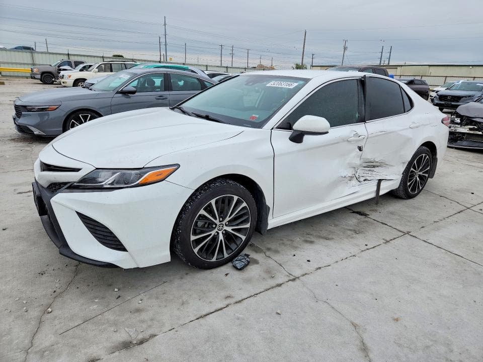 2020 Toyota Camry SE