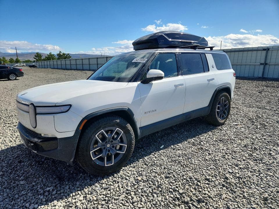 2024 Rivian R1S Adventure