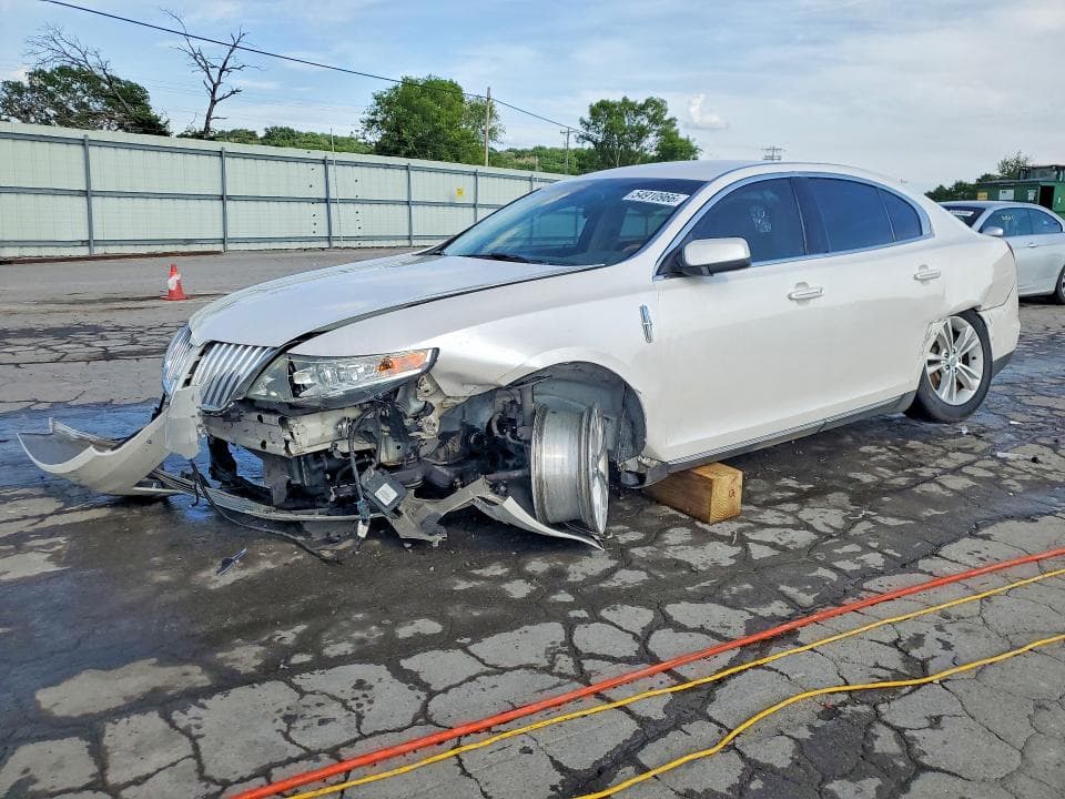 2011 Lincoln MKS