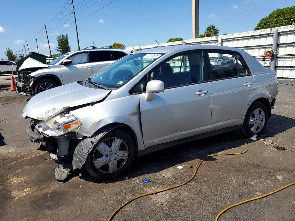 2010 Nissan Versa 1.8 S