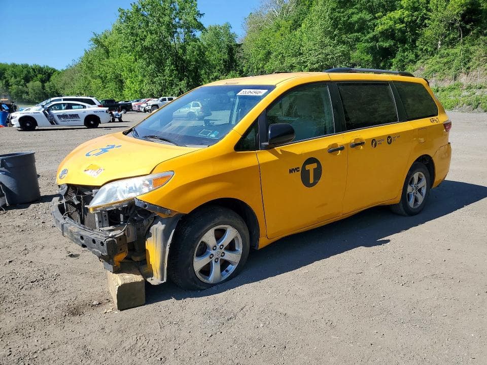 2016 Toyota Sienna LE