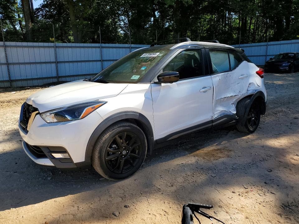 2020 Nissan Kicks SR