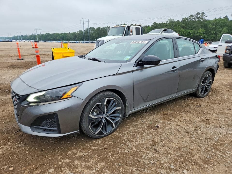2023 Nissan Altima SR