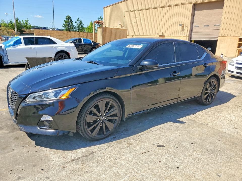 2022 Nissan Altima SR