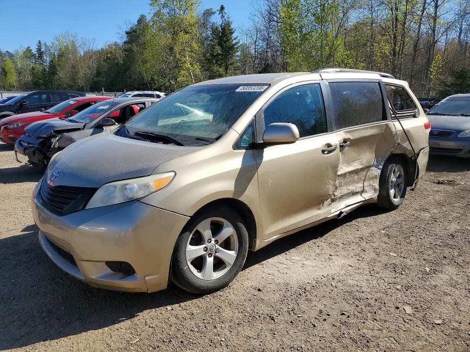 2011 Toyota Sienna Base 7-PASSENGER
