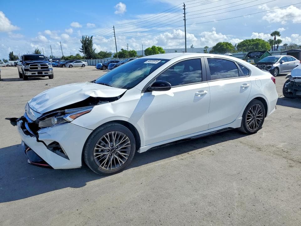 2022 KIA Forte GT Line