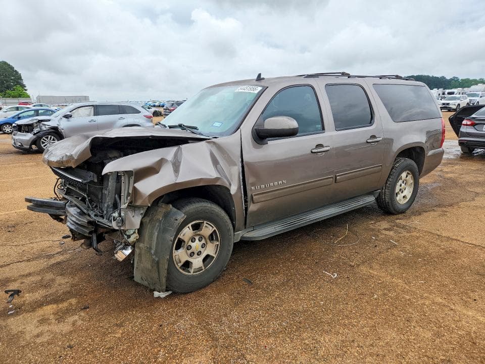 2013 Chevrolet Suburban C1500 LS