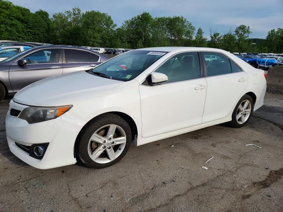 2014 Toyota Camry SE