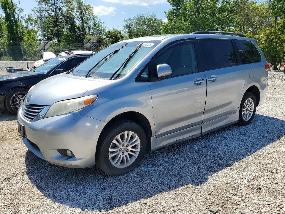 2011 Toyota Sienna XLE 8-PASSENGER