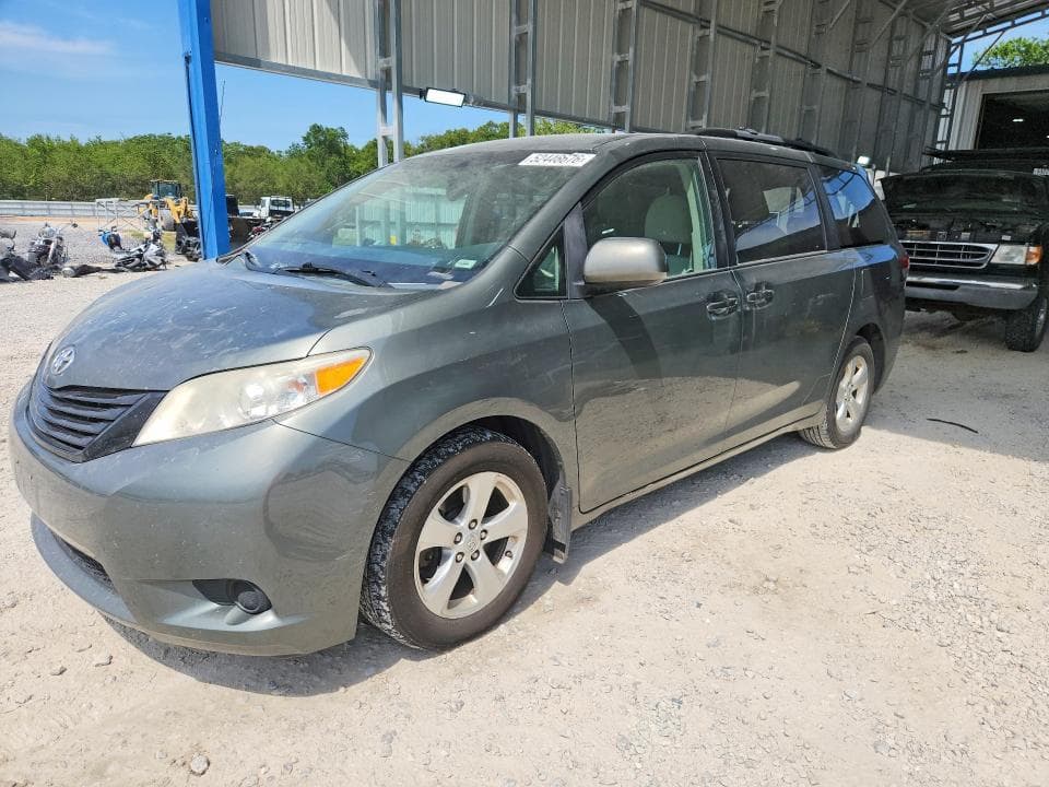 2014 Toyota Sienna LE