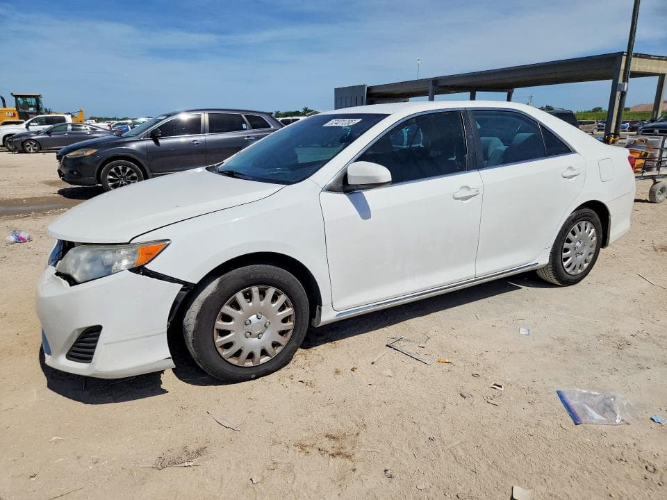 2014 Toyota Camry LE