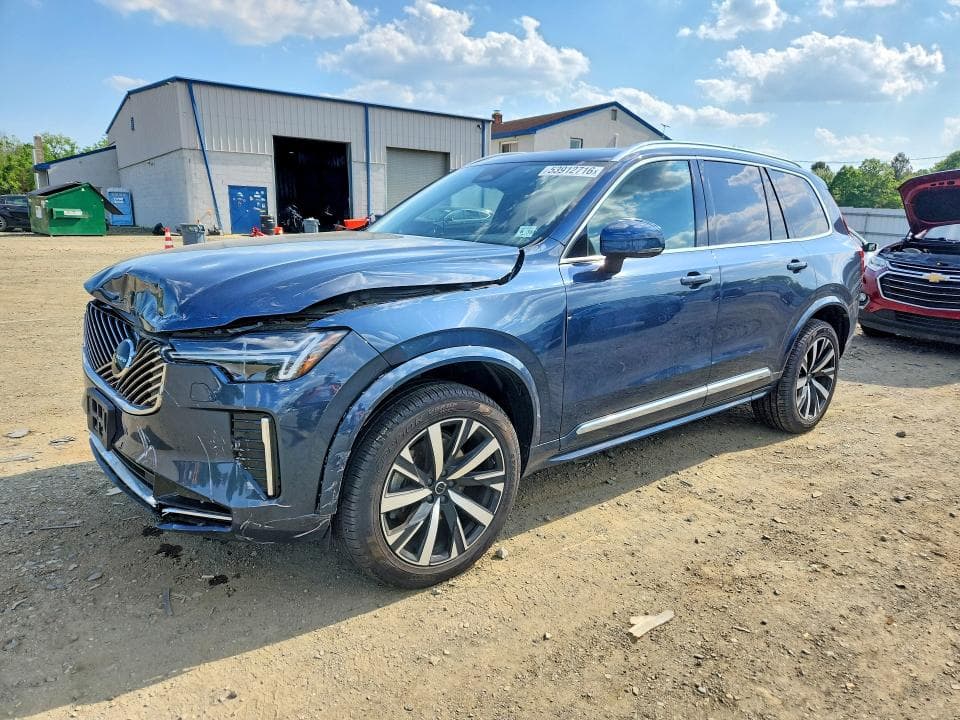 2025 Volvo XC90 Core
