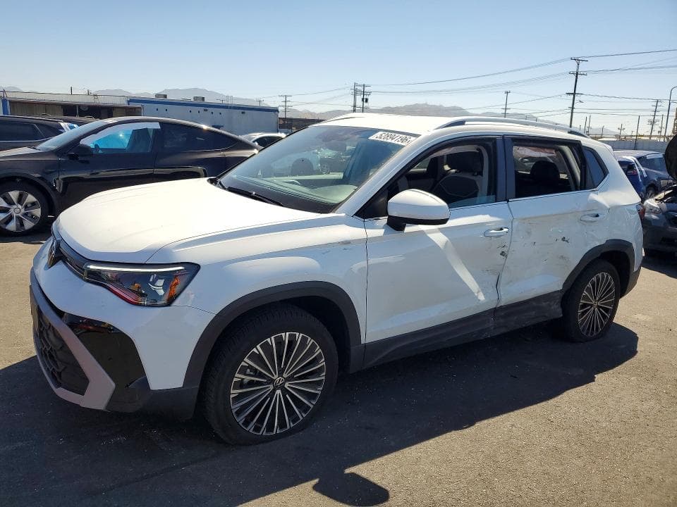 2025 Volkswagen Taos SE