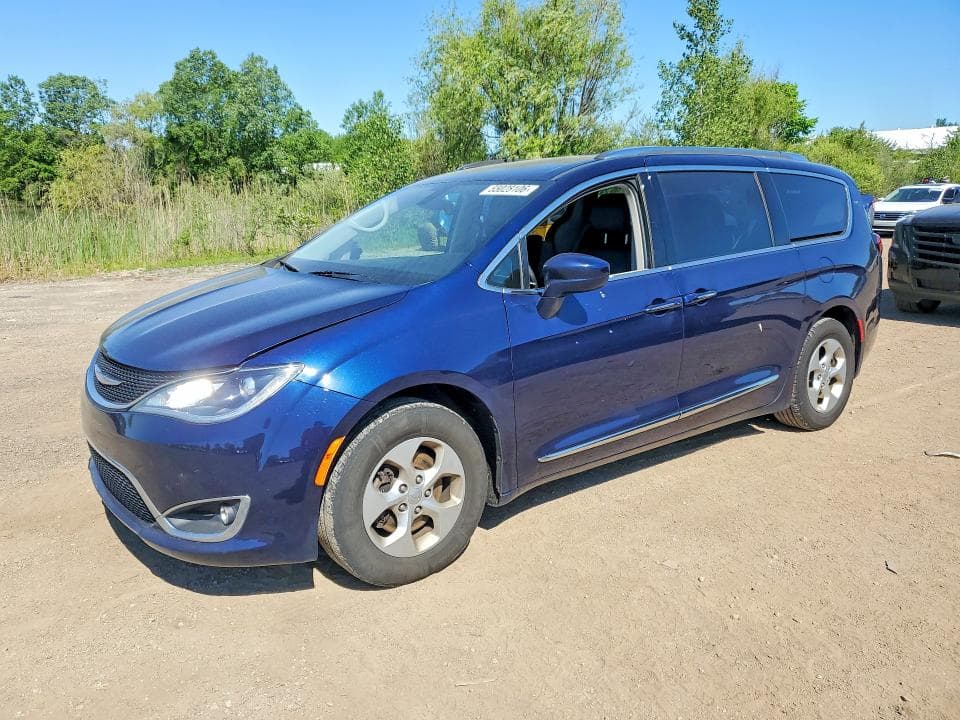 2017 Chrysler Pacifica Touring L Plus