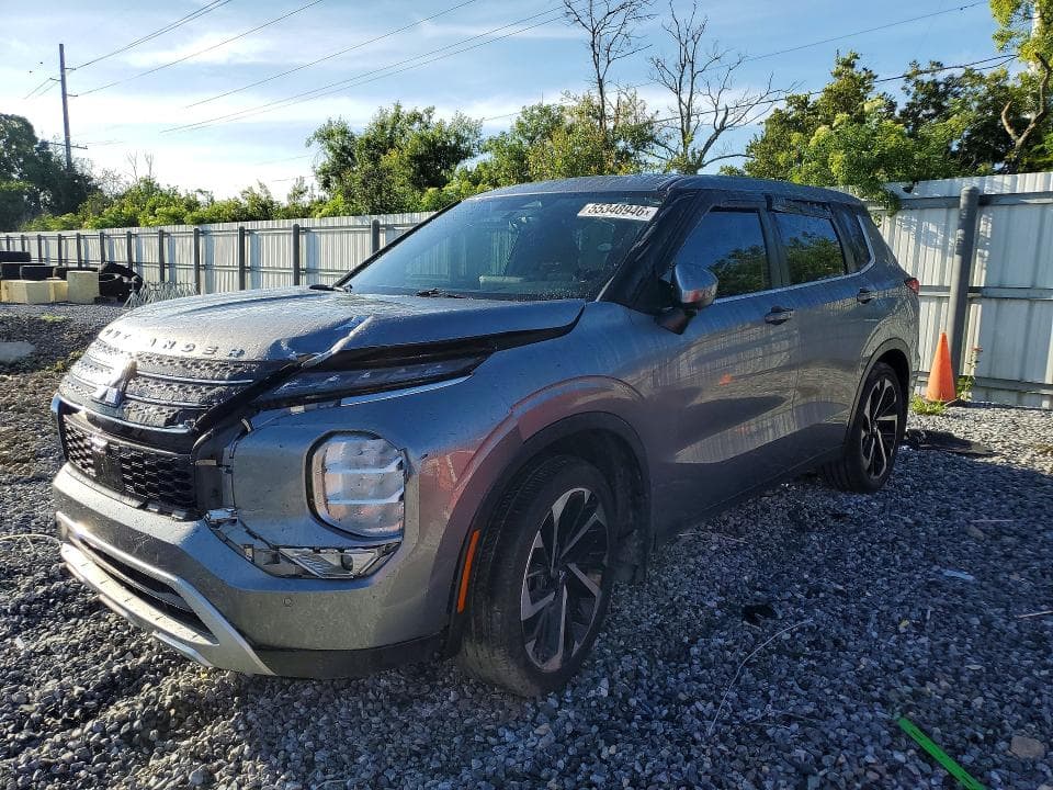 2022 Mitsubishi Outlander SE