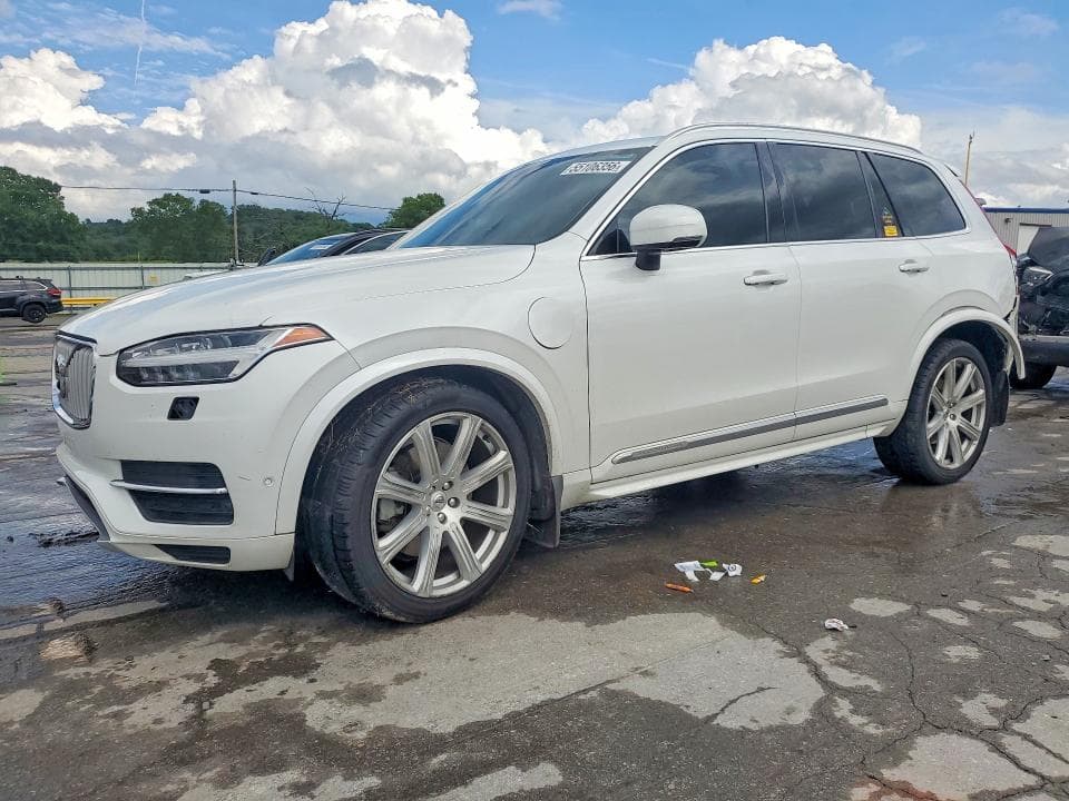 2017 Volvo XC90 T8