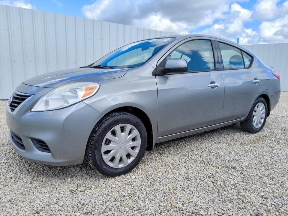 2014 Nissan Versa 1.6 S