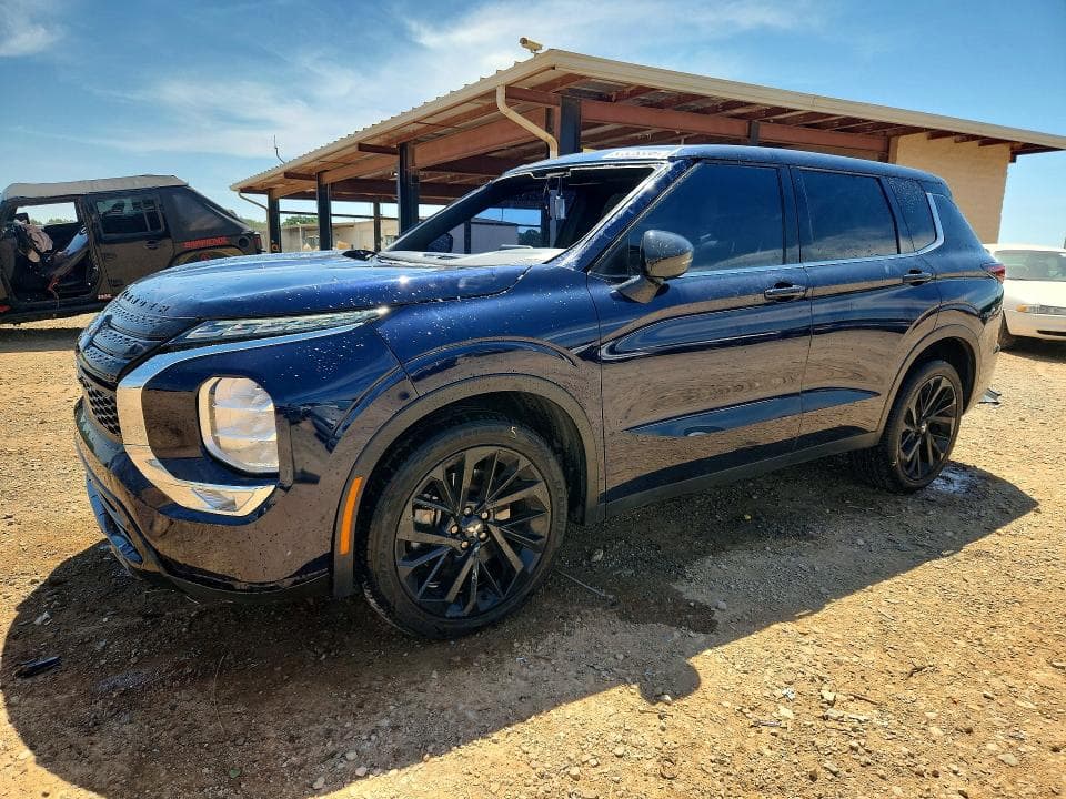 2022 Mitsubishi Outlander SE