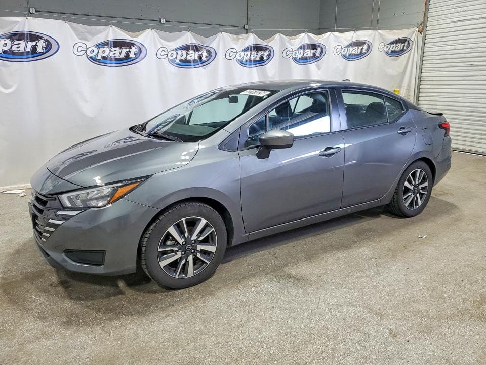 2025 Triumph Versa SV