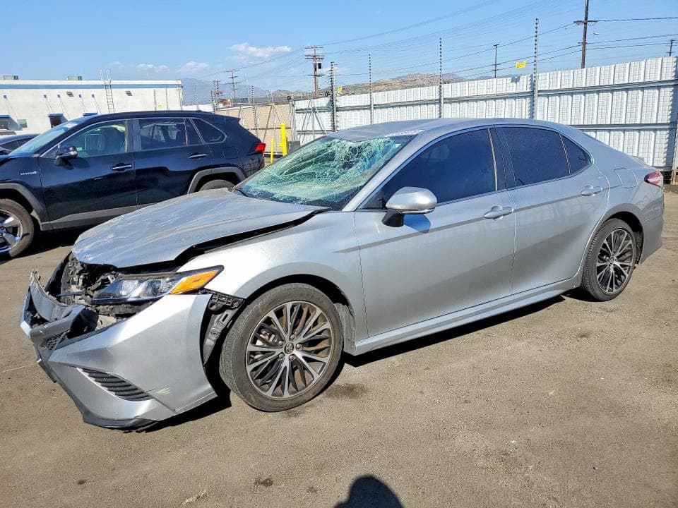 2020 Toyota Camry SE