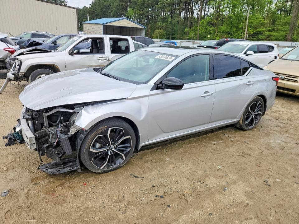 2024 Nissan Altima SR