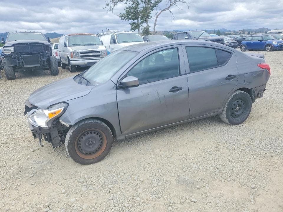 2017 Nissan Versa 1.6 S Plus
