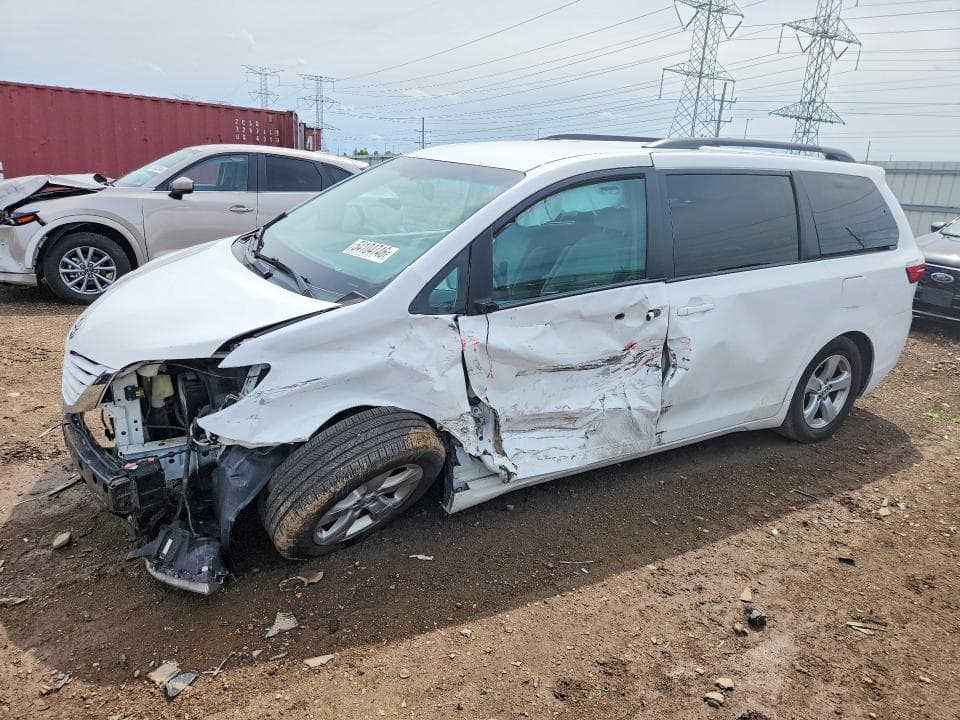 2016 Toyota Sienna LE