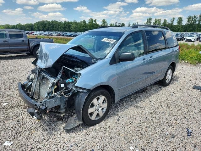 2010 Toyota Sienna LE 7-PASSENGER