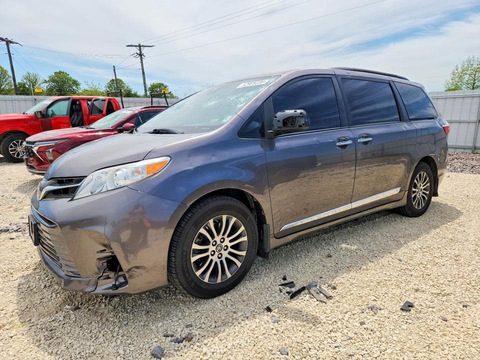 2019 Toyota Sienna XLE Premium 8-PASSENGER