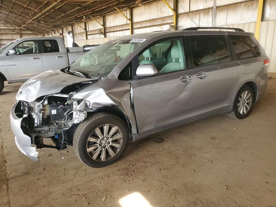 2013 Toyota Sienna XLE 7-PASSENGER